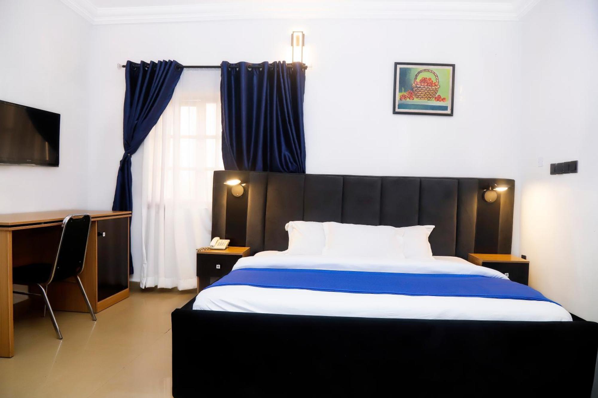 Western Dreams Hotel Abuja Exteriör bild
