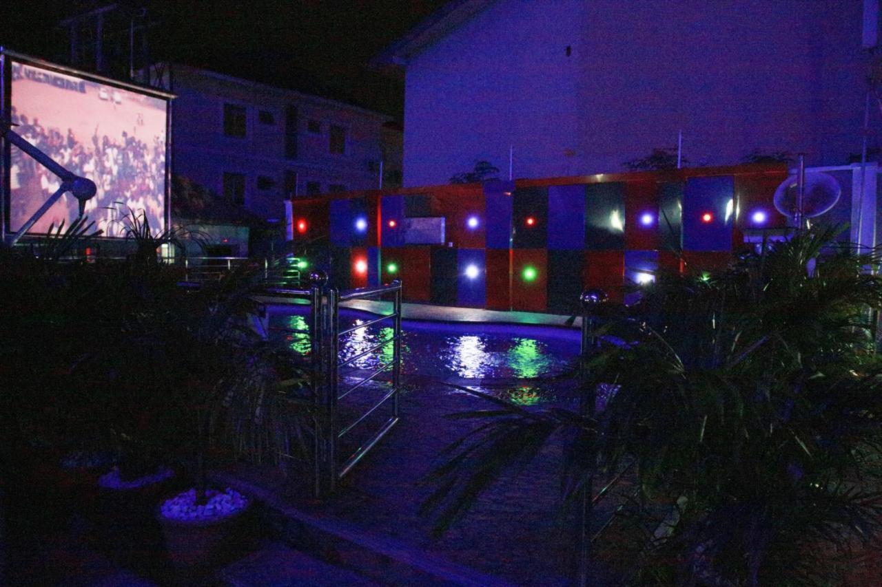 Western Dreams Hotel Abuja Exteriör bild