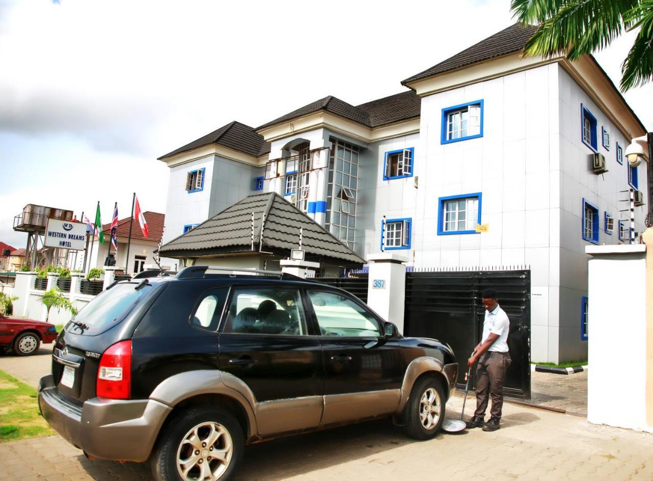 Western Dreams Hotel Abuja Exteriör bild